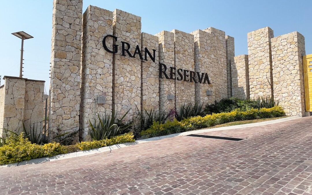 Casas en venta en fraccionamientos exclusivos de Lomas de Angelópolis: ¡Elige tu propiedad!